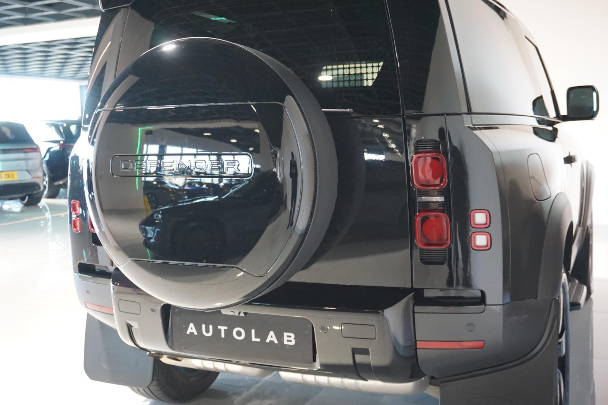 Land Rover Defender 90 3.0 D250 MHEV Hard Top SUV 3dr Diesel Auto 4WD SWB Euro 6 (s/s) (250 ps)